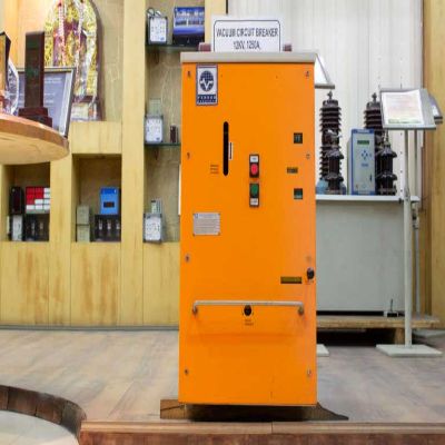 Vaccum Circuit Breaker